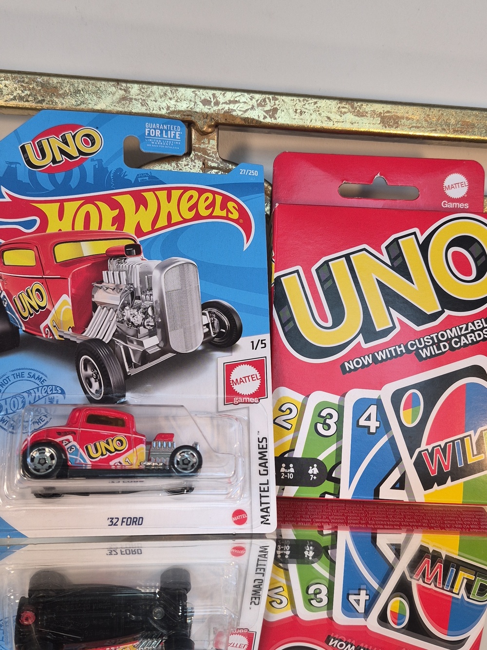 UNO Card & UNO Hot Wheels '32 Ford Toy Car Collectible, Multicolor.